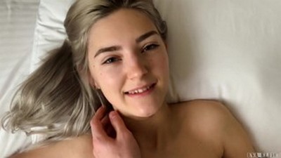 Eva Elfie
